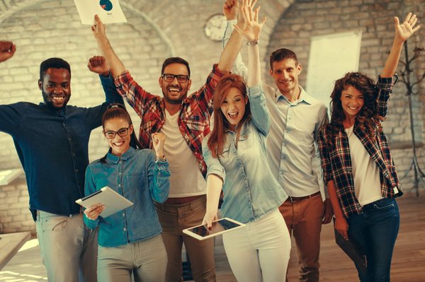 Comment les stages de groupe peuvent renforcer l'esprit d'équipe ?