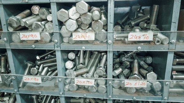 Découvrez les avantages exclusifs de la Quincaillerie Française pour vos projets